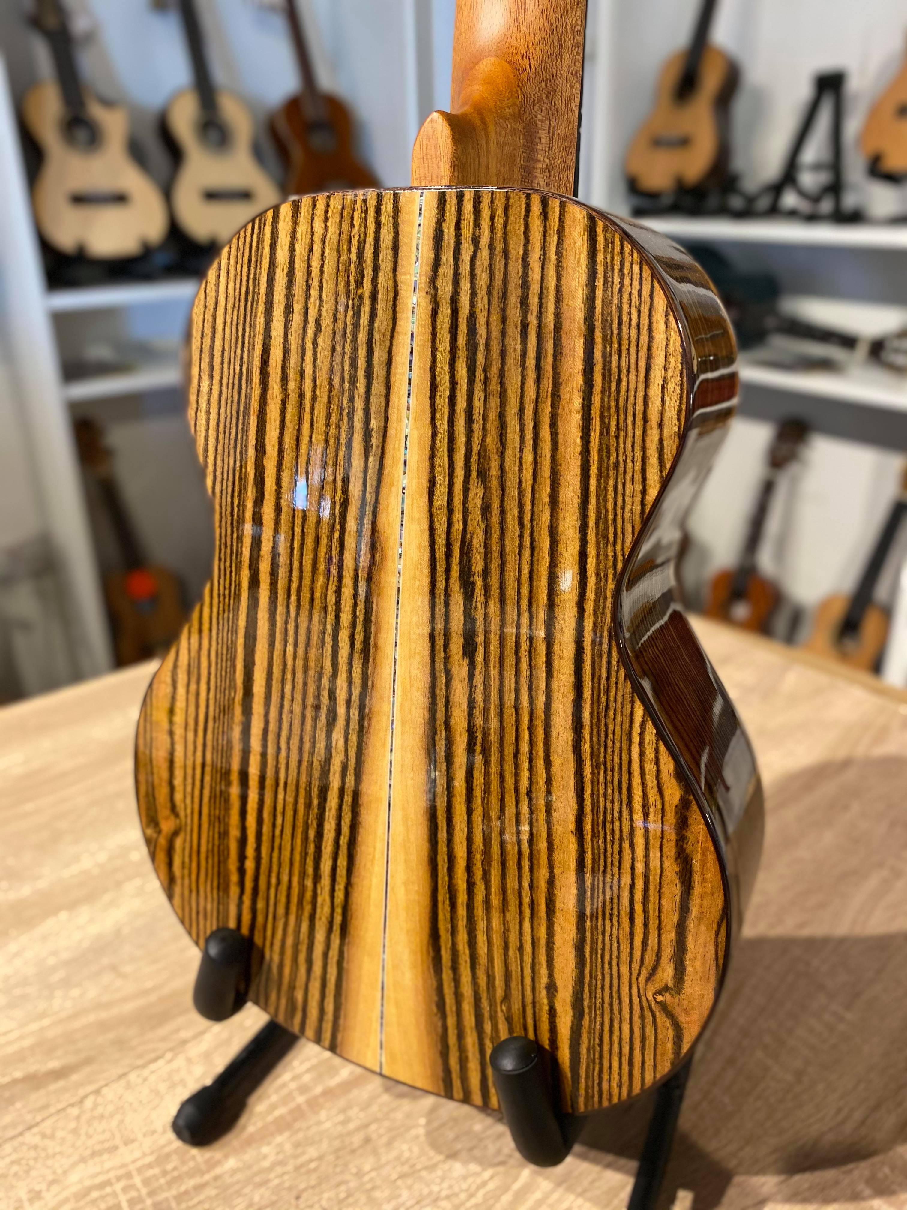 KAMAMUTA Santos ukulele Tenor KA-S-T